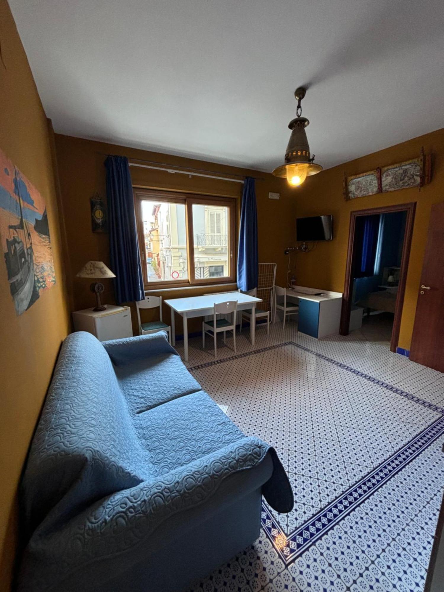 Le Soleil B&B Milazzo Buitenkant foto